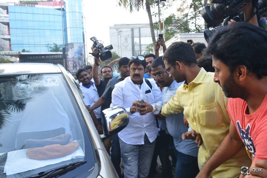 Dictator-Movie-Team-Amaravathi-Tour